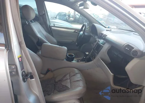 2006 Mercedes-Benz C 230 Sport z USA, uszkodzony, nr VIN WDBRF52H56A856482